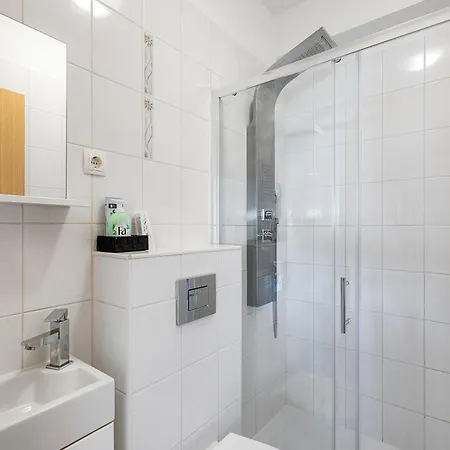 Semesterbostad Modern With Private Pool Near Split Podstrana