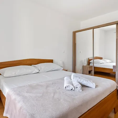 Modern With Private Pool Near Split Podstrana
