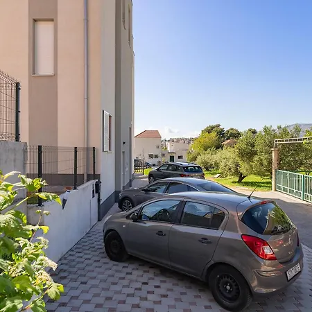 Modern With Private Pool Near Split *