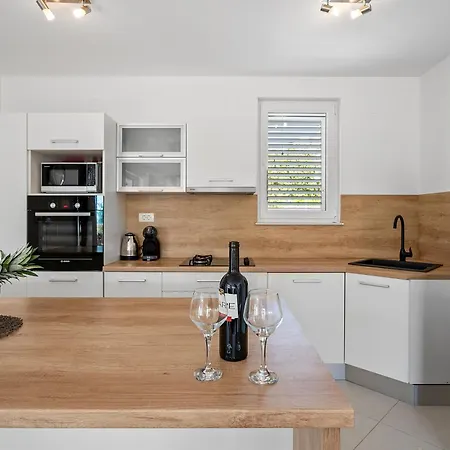 Modern With Private Pool Near Split
