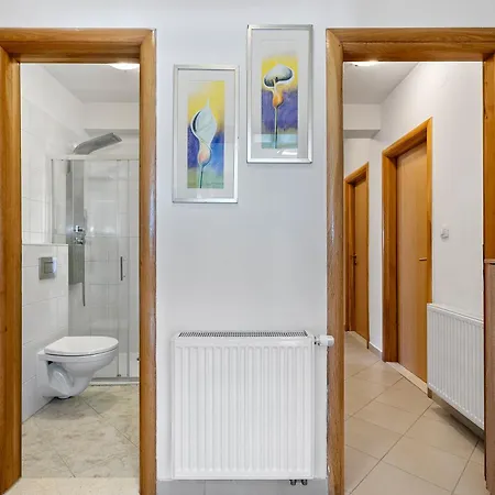 Modern With Private Pool Near Split Semesterbostad