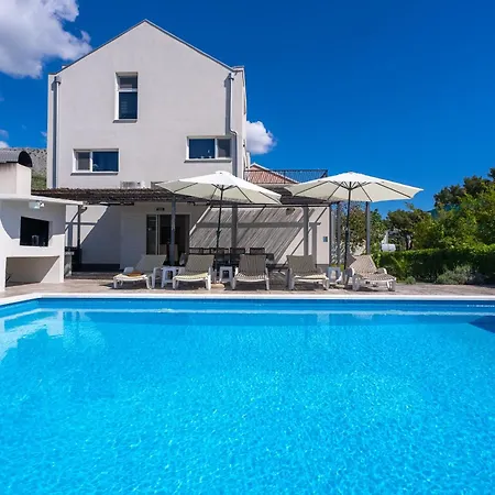 Modern With Private Pool Near Split *