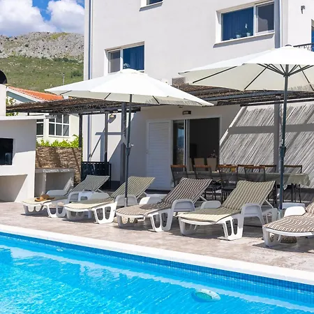 Modern With Private Pool Near Split *