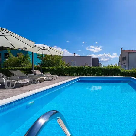 Modern With Private Pool Near Split Semesterbostad *