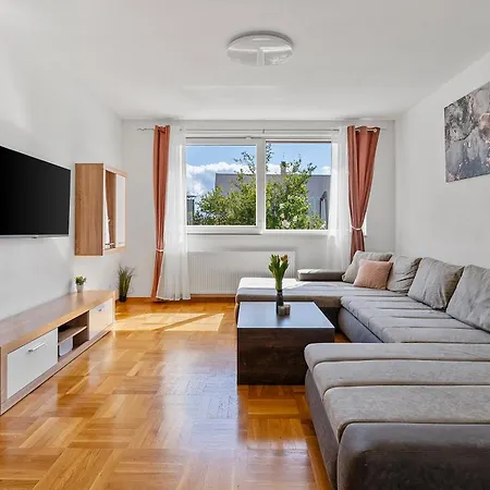 Modern With Private Pool Near Split * Podstrana
