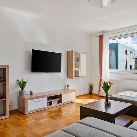 Modern With Private Pool Near Split Ferienhaus