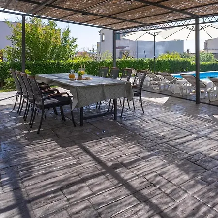 Modern With Private Pool Near Split *