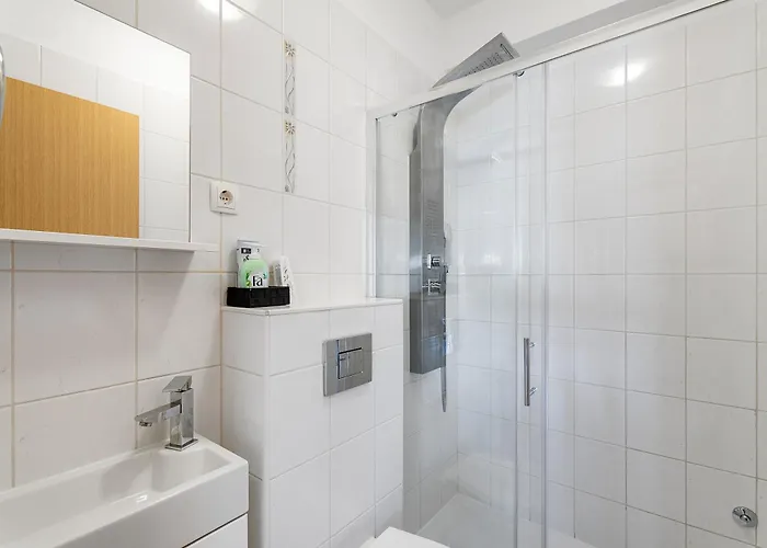 Σπίτι διακοπών Modern With Private Pool Near Split Ποντστράνα