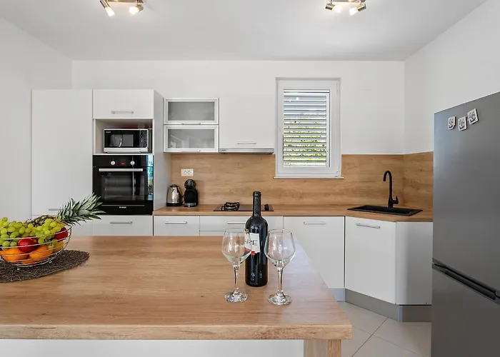 Modern With Private Pool Near Split