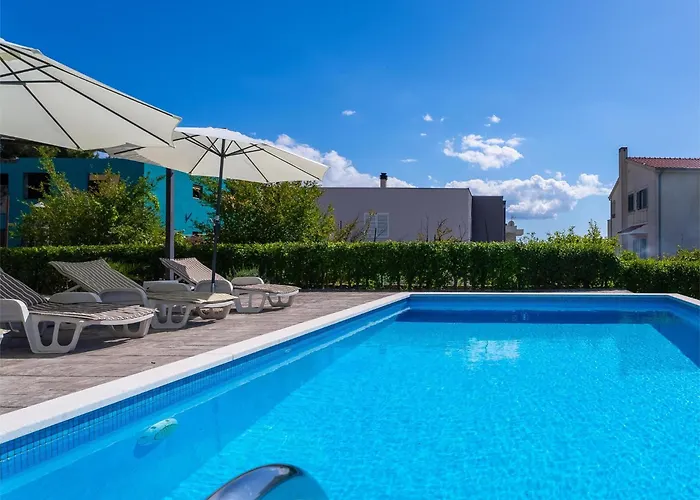 Modern With Private Pool Near Split Σπίτι διακοπών *