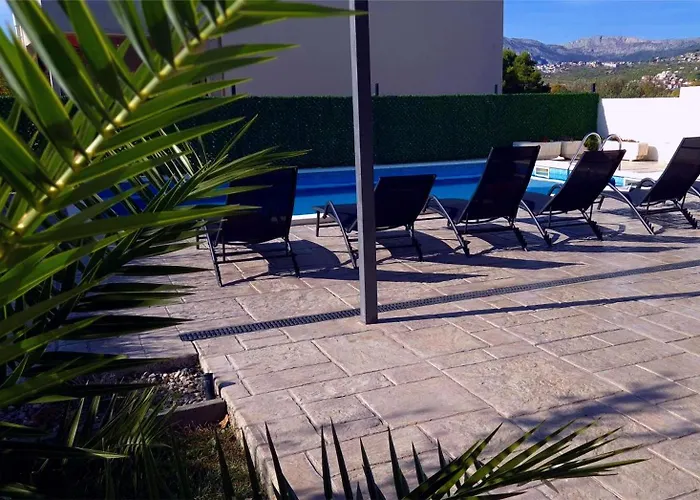 Modern With Private Pool Near Split Σπίτι διακοπών